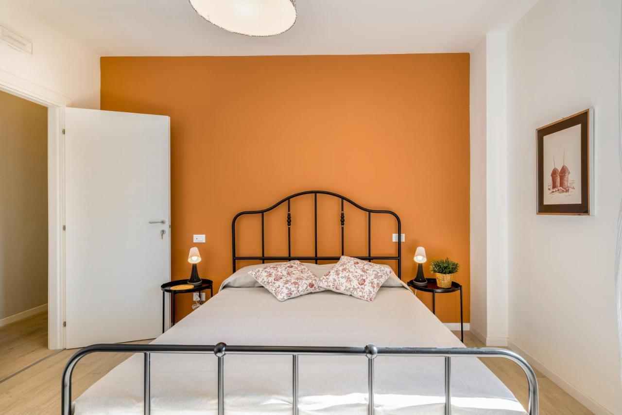 Family & Friends Rooms With Shared Bathroom Padova Bagian luar foto