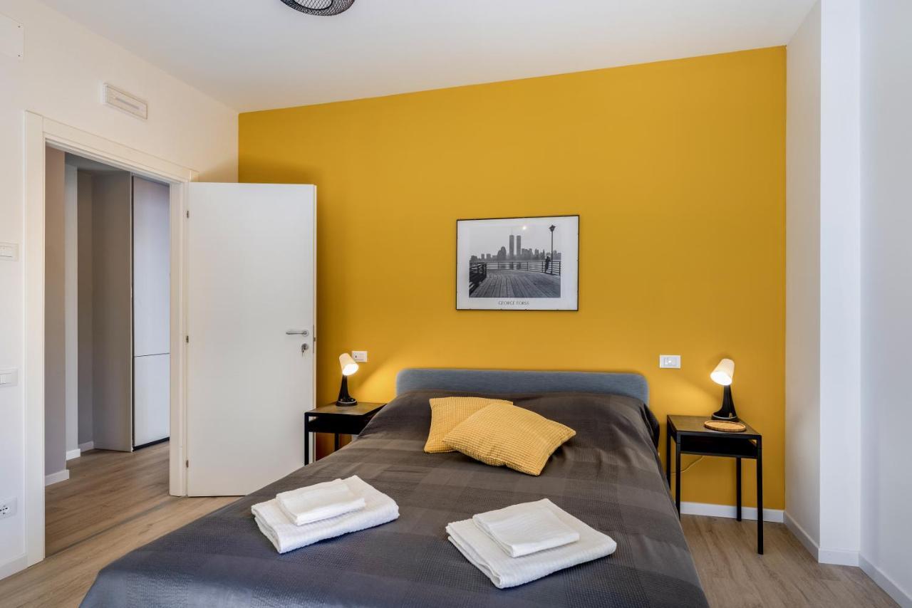 Family & Friends Rooms With Shared Bathroom Padova Bagian luar foto
