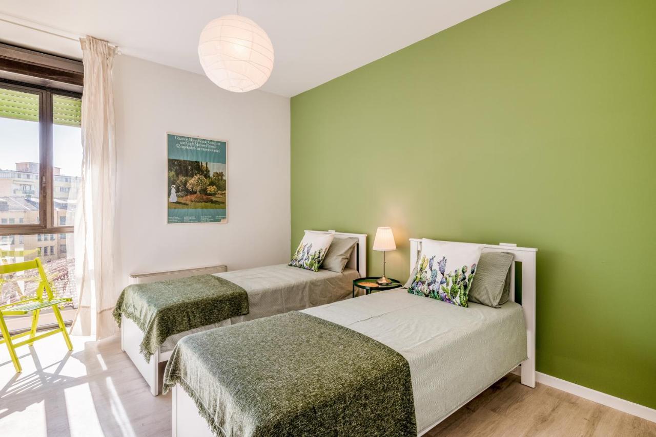 Family & Friends Rooms With Shared Bathroom Padova Bagian luar foto