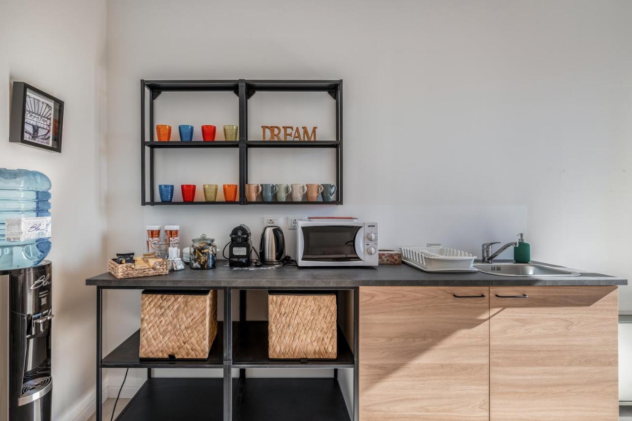 Family & Friends Rooms With Shared Bathroom Padova Bagian luar foto